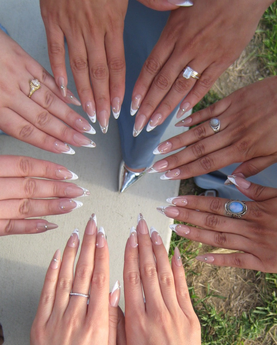 Sparkling Tips ｜ Handcrafted Press-On Nails | The Pink Nails