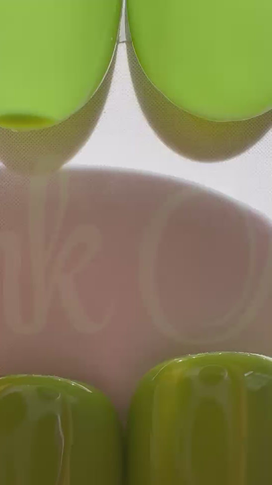 Forest Green ｜Handcrafted Press-On Nails | The Pink Nails